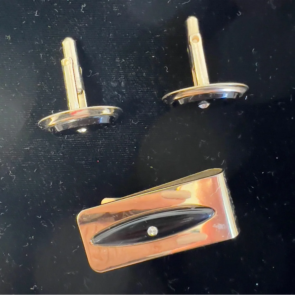 VINTAGE Golden Tone Onyx Cufflinks and Money Clip Set